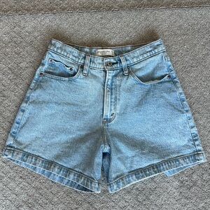 Abercrombie & Fitch Dad Short